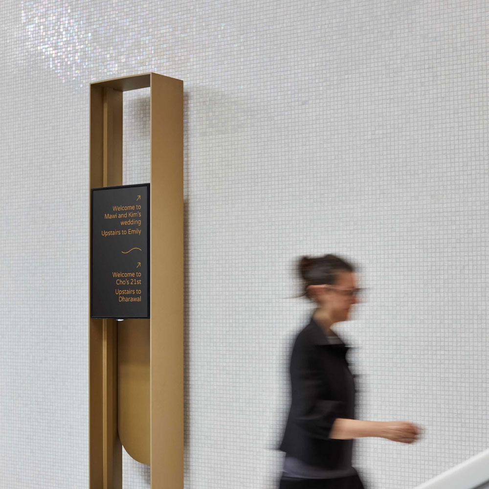 Biển chỉ dẫn kim loại