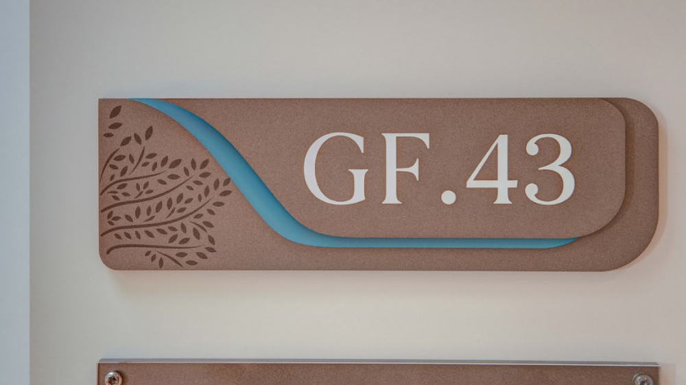 Biển bảng mang bản sắc của thương hiệu