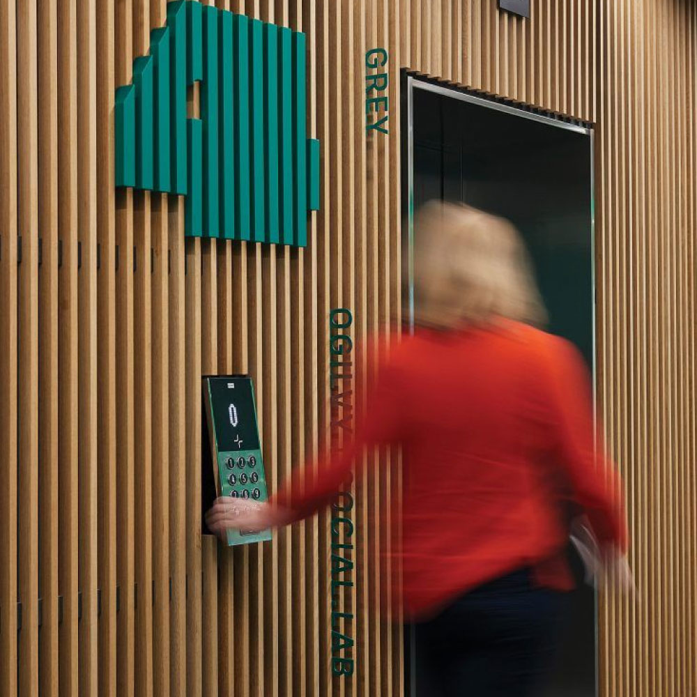 Biển bảng khu vực thang máy 