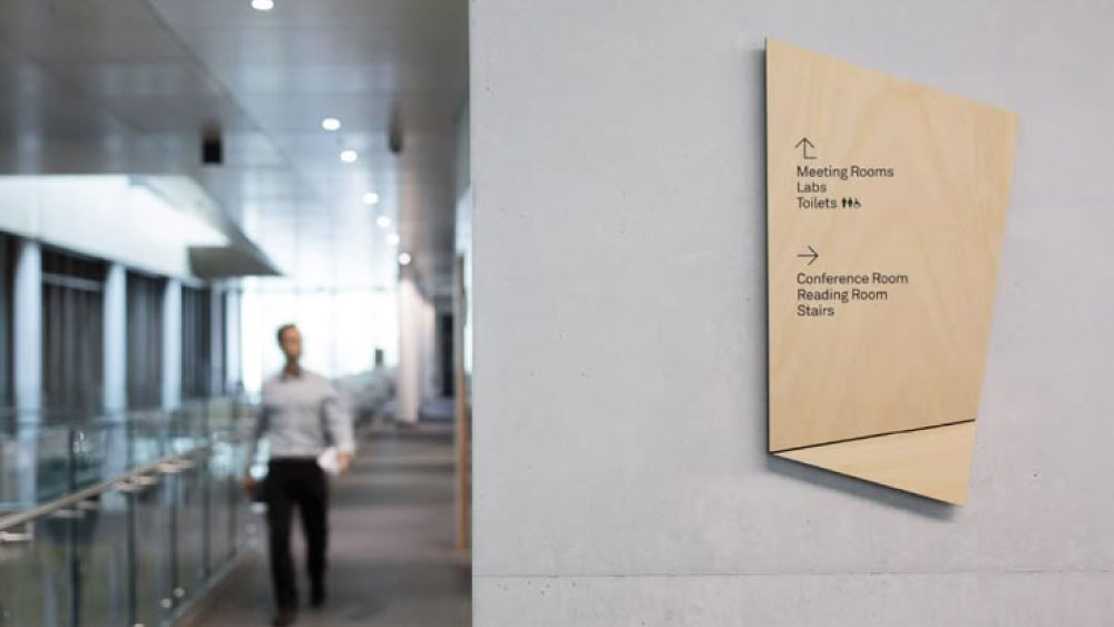 Biển tên và thông tin phòng