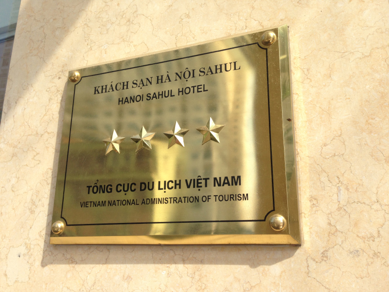 Xu hướng thiết kế bảng tên công ty inox hiện đại và tinh tế đang được ưa chuộng