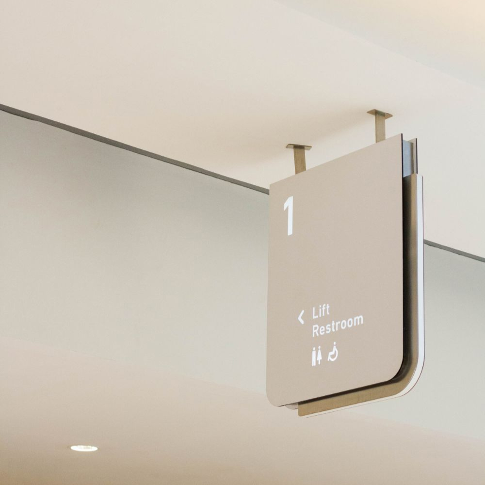 Biển bảng phong cách tối giản