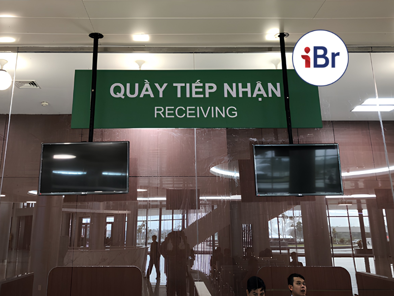 Biển chỉ dẫn quầy tiếp nhận
