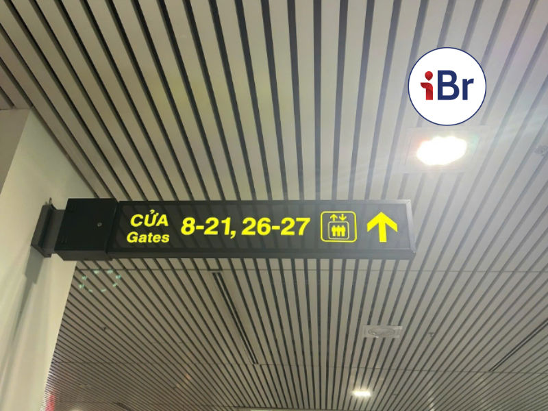 Biển chỉ dẫn lối vào sân bay 
