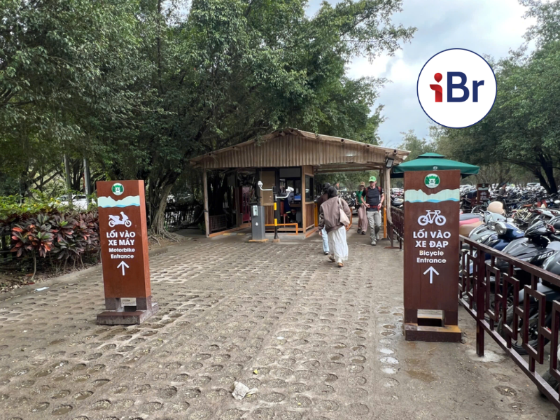 Biển chỉ dẫn lối vào khu du lịch