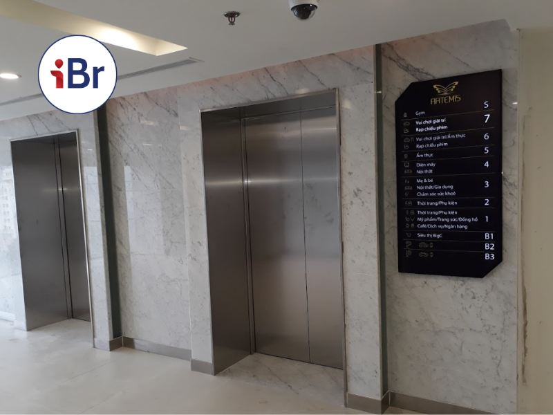 Biển tầng khu vực thang máy trung tâm thương mại